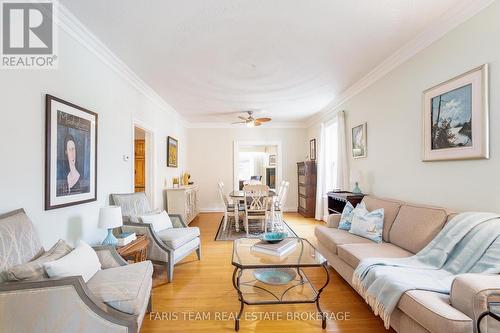 404 Manly Street, Midland, ON - Indoor Photo Showing Living Room