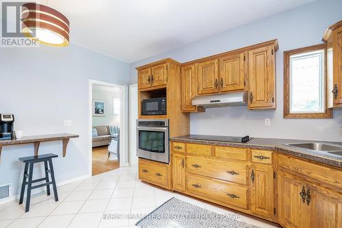 404 Manly Street, Midland, ON - Indoor Photo Showing Kitchen