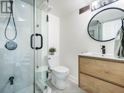 3390 Fountain Park Avenue, Mississauga, ON - Indoor Photo Showing Bathroom