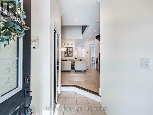 3390 Fountain Park Avenue, Mississauga, ON - Indoor