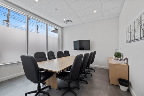 Salle de conférence - Rdc-10410 Boul. Gouin O., Montréal (Pierrefonds-Roxboro), QC - Indoor Photo Showing Office