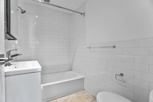 Salle de bains - 604-3465 Rue Redpath, Montréal (Ville-Marie), QC - Indoor Photo Showing Bathroom