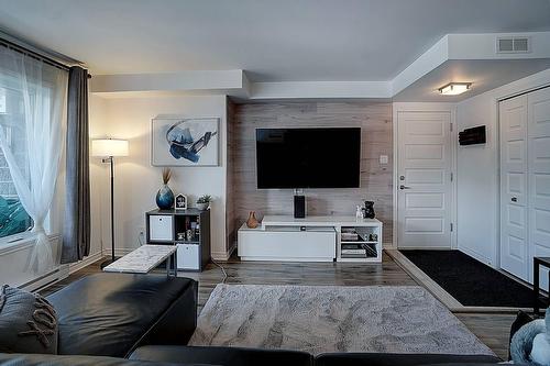 Salon - 628 Tsse Dollard, Saint-Amable, QC - Indoor Photo Showing Living Room