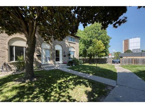 21-215 TRUDEAU Drive  Sarnia, ON N7S 4T5
