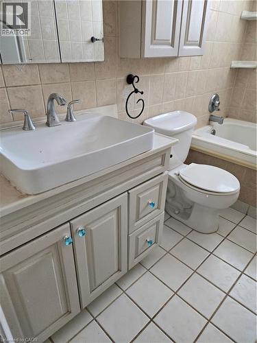 76 Ramblewood Way, Kitchener, ON - Indoor Photo Showing Bathroom