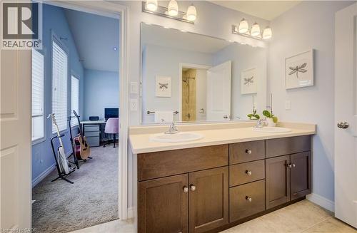 928 Evens Pond Court, Kitchener, ON - Indoor Photo Showing Bathroom