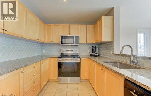 404 Wake Robin Crescent, Kitchener, ON - Indoor Photo Showing Kitchen
