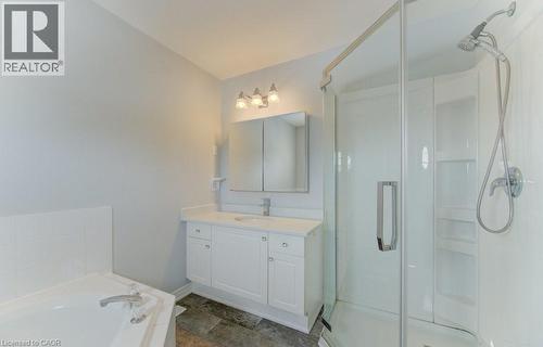 ensuite - 404 Wake Robin Crescent, Kitchener, ON - Indoor Photo Showing Bathroom