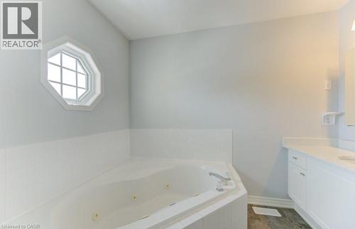 ensuite - 404 Wake Robin Crescent, Kitchener, ON - Indoor Photo Showing Bathroom