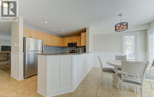 404 Wake Robin Crescent, Kitchener, ON - Indoor Photo Showing Kitchen