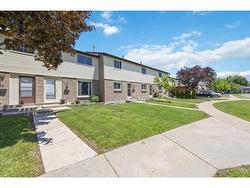 59-215 TRUDEAU Drive  Sarnia, ON N7S 4T5