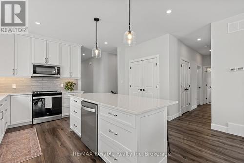 134 Severn Drive, Goderich (Goderich (Town)), ON - Indoor Photo Showing Kitchen With Upgraded Kitchen