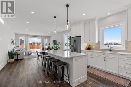 134 Severn Drive, Goderich (Goderich (Town)), ON - Indoor Photo Showing Kitchen With Upgraded Kitchen