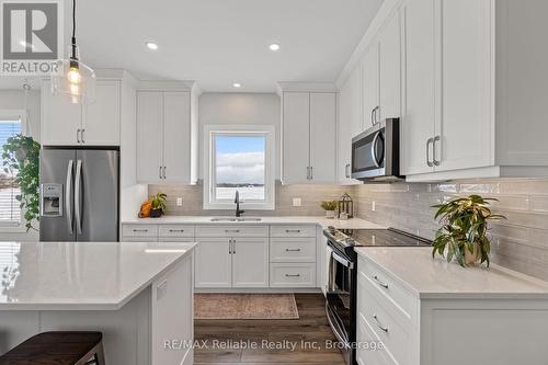134 Severn Drive, Goderich (Goderich (Town)), ON - Indoor Photo Showing Kitchen With Double Sink With Upgraded Kitchen