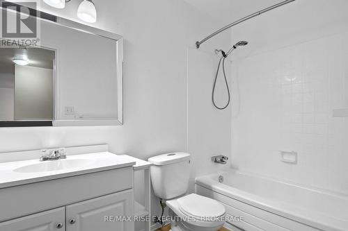 507 - 17 Eldon Hall Place, Kingston (Central City West), ON - Indoor Photo Showing Bathroom