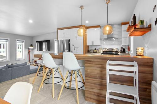 Kitchen - 518 Rue Rabelais, Saguenay (Chicoutimi), QC - Indoor Photo Showing Kitchen