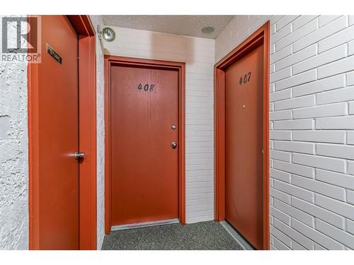 1915 Pacific Court Unit# 407, Kelowna, BC - Indoor Photo Showing Other Room