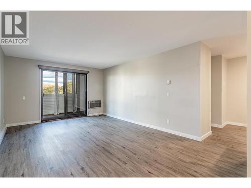 1915 Pacific Court Unit# 407, Kelowna, BC - Indoor Photo Showing Other Room