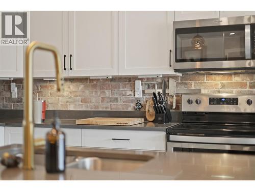 280 Tranquille Road Unit# 405, Kamloops, BC - Indoor Photo Showing Kitchen