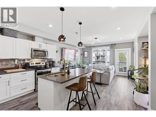 280 Tranquille Road Unit# 405, Kamloops, BC - Indoor Photo Showing Kitchen With Upgraded Kitchen
