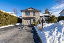 10 Rue des Peupliers  L'Île-Perrot, QC J7V 8L8