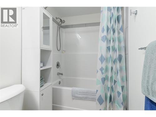 1111 Frost Road Unit# 407, Kelowna, BC - Indoor Photo Showing Bathroom