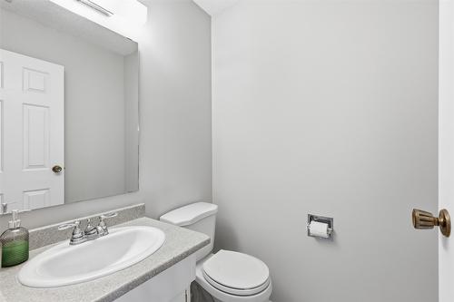 14-1555 Summit Drive, Kamloops, BC - Indoor Photo Showing Bathroom