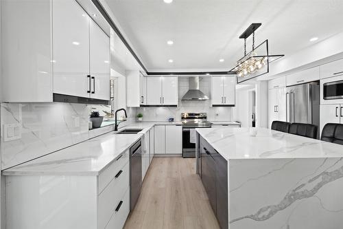 2134 Blackwell Avenue, Merritt, BC - Indoor Photo Showing Kitchen With Double Sink With Upgraded Kitchen