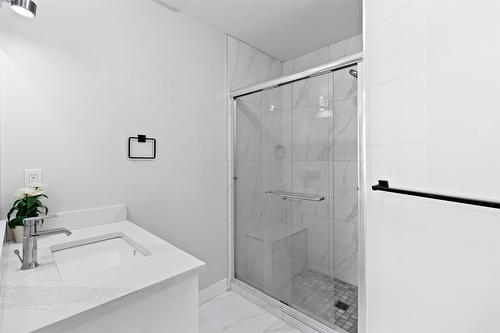 2134 Blackwell Avenue, Merritt, BC - Indoor Photo Showing Bathroom