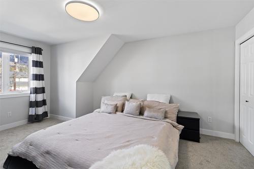 2134 Blackwell Avenue, Merritt, BC - Indoor Photo Showing Bedroom
