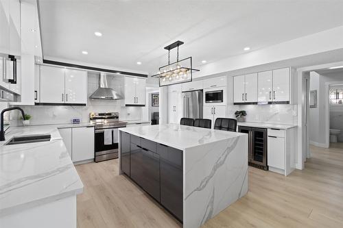 2134 Blackwell Avenue, Merritt, BC - Indoor Photo Showing Kitchen With Double Sink With Upgraded Kitchen