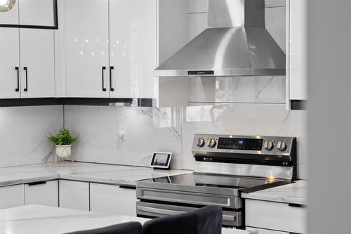 2134 Blackwell Avenue, Merritt, BC - Indoor Photo Showing Kitchen