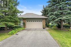 18 PINEHURST CLUB WAY  Markham, ON L6E 1B5