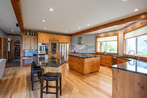 705 Creighton Valley Road, Lumby, BC - Indoor Photo Showing Kitchen