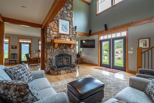 705 Creighton Valley Road, Lumby, BC - Indoor Photo Showing Living Room With Fireplace