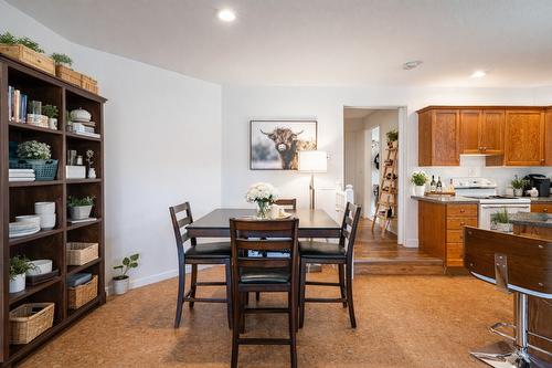 2102 Lillooet Court, Kelowna, BC - Indoor Photo Showing Bedroom
