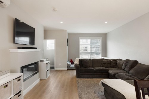 504-3351 Luxton Rd, Langford, BC 