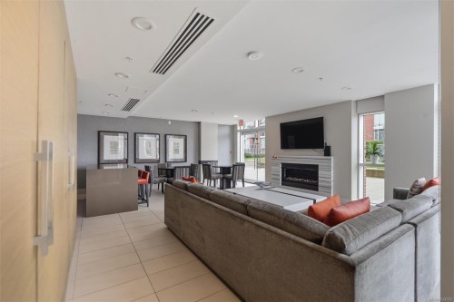 809-83 Saghalie Rd, Victoria, BC - Indoor Photo Showing Living Room With Fireplace