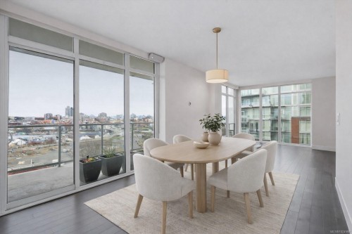 809-83 Saghalie Rd, Victoria, BC - Indoor Photo Showing Dining Room
