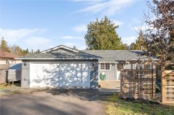 635 Doehle Ave  Parksville, BC V9P 1C2