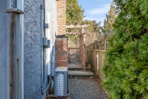 635 Doehle Ave, Parksville, BC 