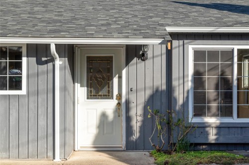 635 Doehle Ave, Parksville, BC 