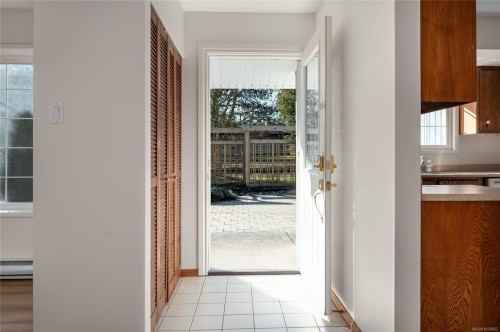 635 Doehle Ave, Parksville, BC 