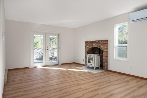 635 Doehle Ave, Parksville, BC 