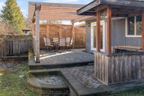 635 Doehle Ave, Parksville, BC 