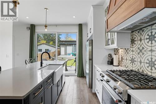 1172A Spadina Crescent E, Saskatoon, SK - Indoor Photo Showing Kitchen With Upgraded Kitchen