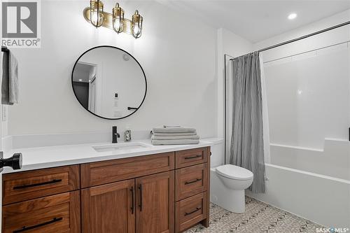 1172A Spadina Crescent E, Saskatoon, SK - Indoor Photo Showing Bathroom