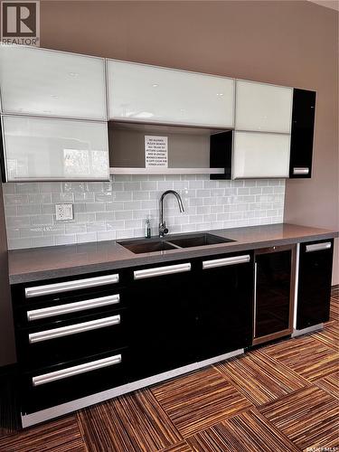 611 1015 Patrick Crescent, Saskatoon, SK - Indoor Photo Showing Kitchen With Double Sink