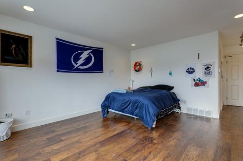 1769 Broadview Avenue, Kelowna, BC - Indoor Photo Showing Bedroom