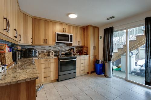 1769 Broadview Avenue, Kelowna, BC - Indoor Photo Showing Kitchen